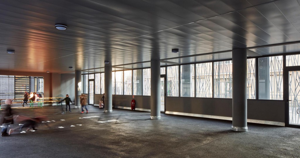 Préau école Charles de Foucauld à Lyon, dans le Rhône