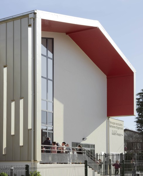 Entrée du Réfectoire du groupe scolaire Simone SIGNORET à Saint-Priest