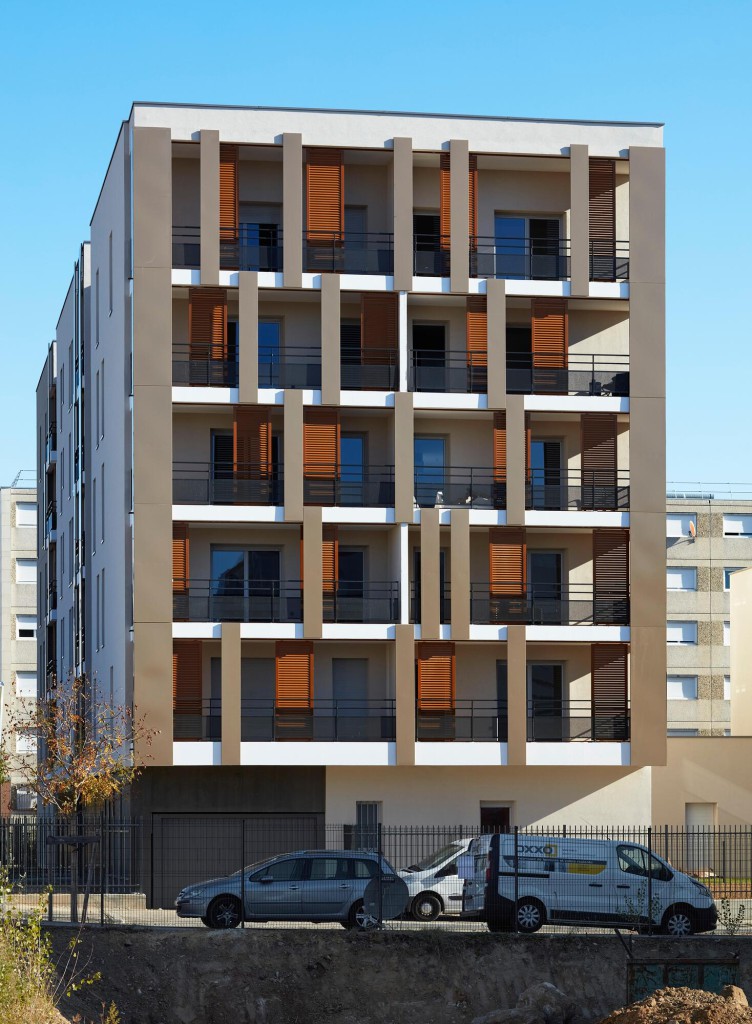 Architecture de la façade de l'immeuble Le Louisiane  Vénissieux